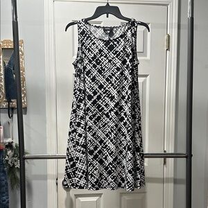 MSK Black and White Geometric Midi Dress